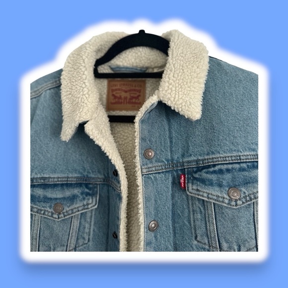 🩵LEVI’S ORIGINAL SHERPA TRUCKER JACKET🩵 - Picture 2 of 4